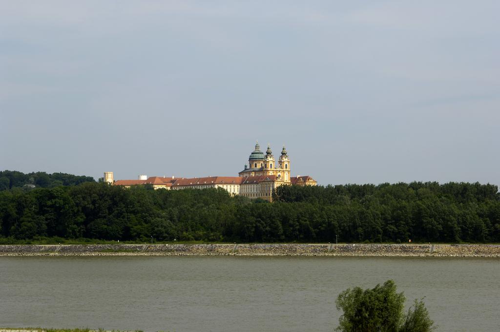 Landhotel Wachau เอมแมร์สดอร์ฟ อัน แดร โดเนา ภายนอก รูปภาพ